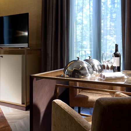 Aurea Washington Irving By Eurostars Hotel Company Granada Bagian luar foto A room at the hotel