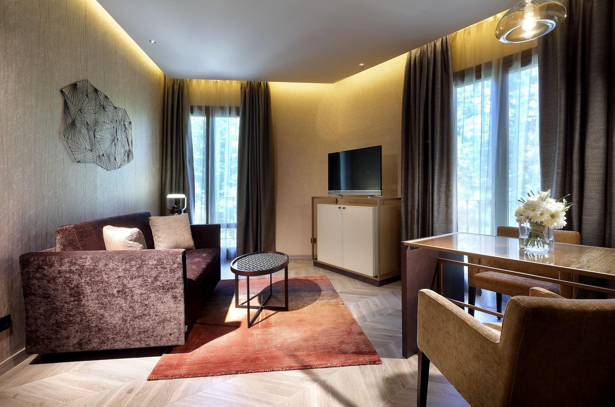 Aurea Washington Irving By Eurostars Hotel Company Granada Bagian luar foto A suite at the hotel