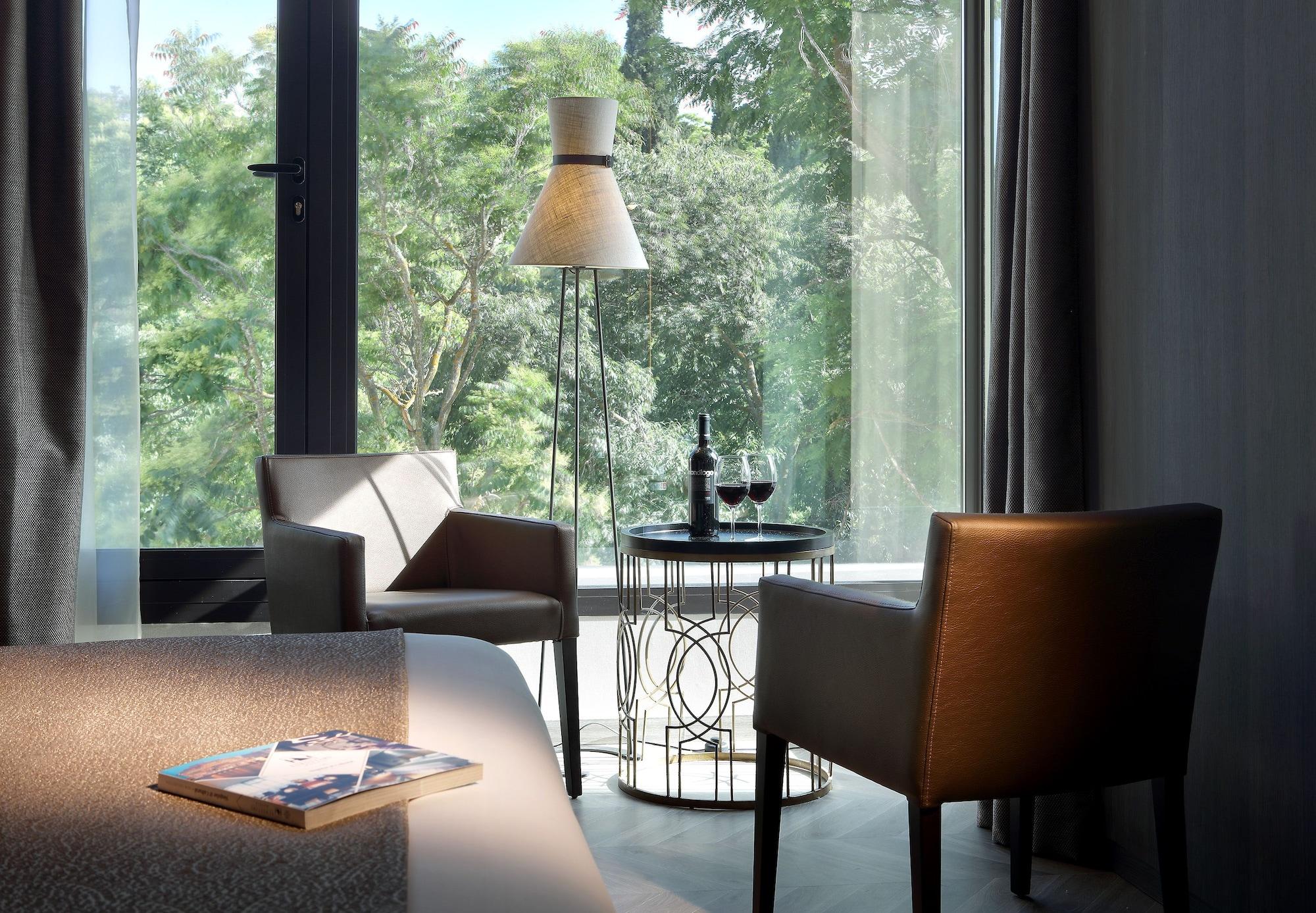 Aurea Washington Irving By Eurostars Hotel Company Granada Bagian luar foto A room at the hotel